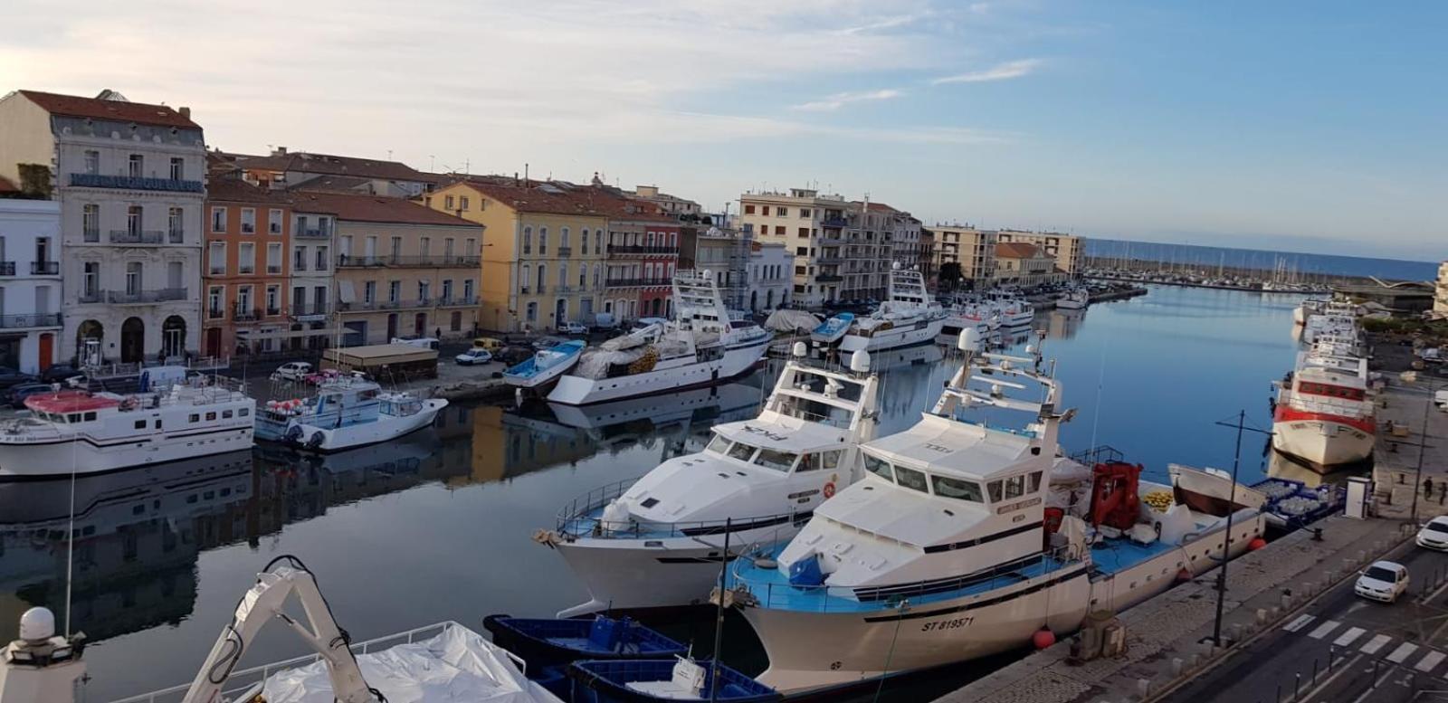 Chaleureux - 2 - Canal Royal Sète
